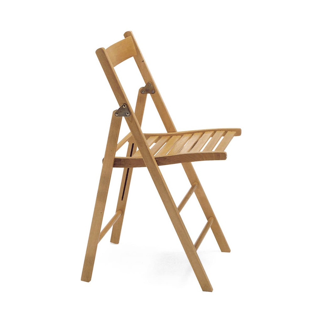 Sedia pieghevole in legno con sedile a stecche